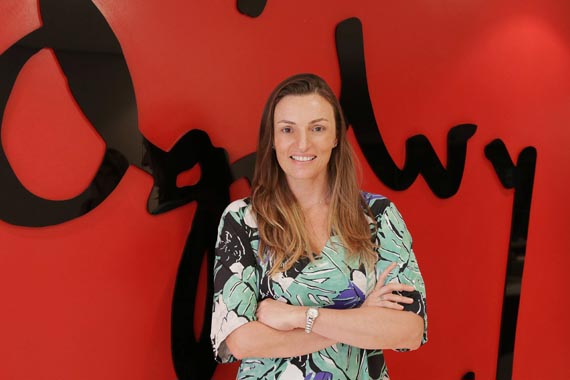 Paula Fernandes, nueva directora de atención al cliente en Ogilvy Brasil