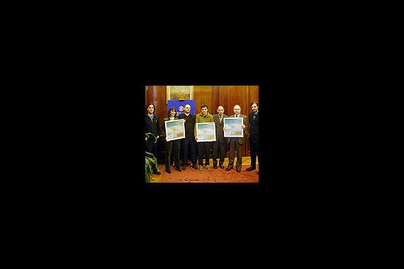 Disco de oro para “Levanta” de Banco Nación