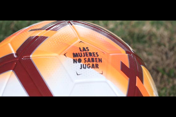 “El fútbol le gana a los prejuicios”, lo nuevo de Garabato MullenLowe para Conmebol