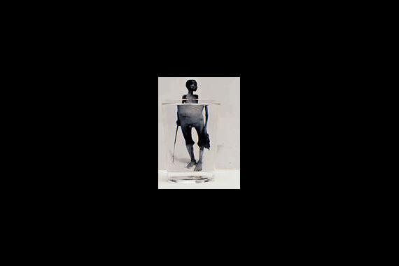 Publicidad minimalista con foto famosa