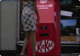 KitKat Delayed Flight Machine