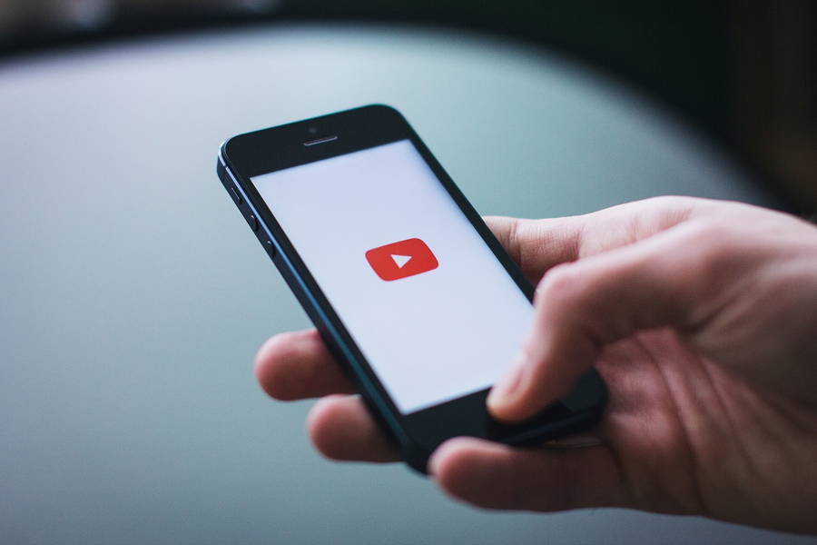 YouTube toma medidas contra la pedofilia, pero otros publishers se apresuran a ganar sus anunciantes