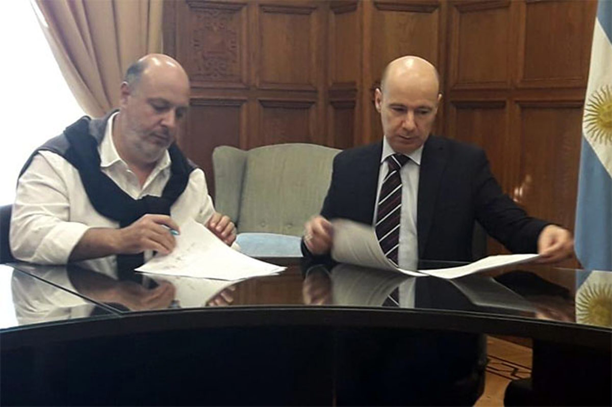 La AAP y la UADE firmaron un acuerdo de cooperación