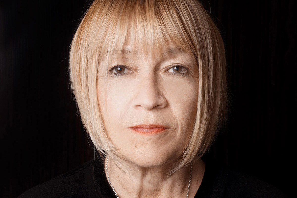 Cindy Gallop salió a hablar de “ageism” con los tapones de punta
