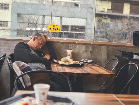 Burger King toma fotos de la gente dormitando después de comer su mayor sandwich
