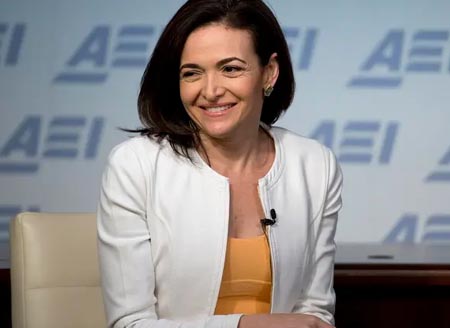 Sheryl Sandberg insistió con que el problema de la “burbuja de filtro” de Facebook no ha sido bien entendido