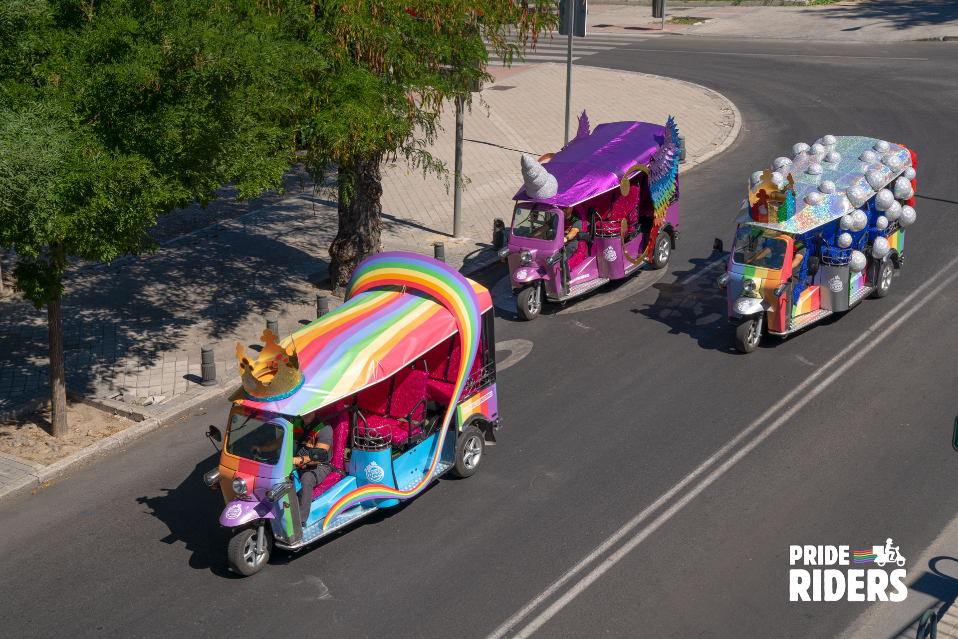 Tú pones el Orgullo, nosotros las carrozas