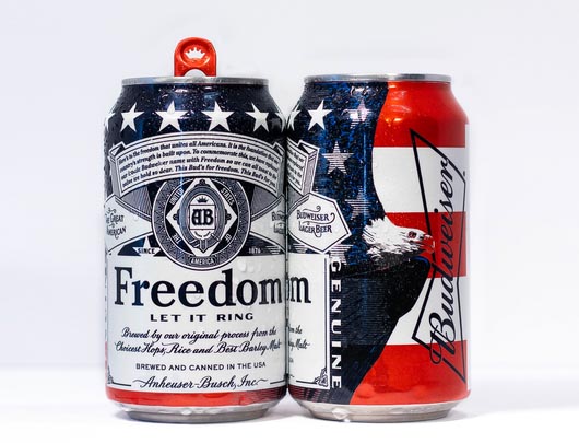 Las latas "Freedom" de Budweiser podrían aumentar las ventas y las tensiones