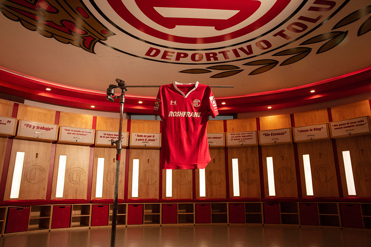 Nuevo: Under Armour y Niña muestran la nueva indumentaria del Deportivo Toluca