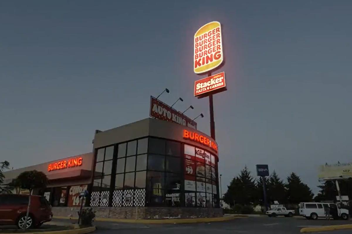 Nuevo: We Believers y Burger King crearon una campaña de out of home  “a lo grande” para comunicar su nuevo producto