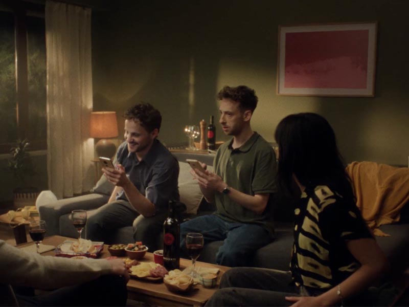 Preestreno: TombrasNiña y Novecento conecta con los nuevos consumidores