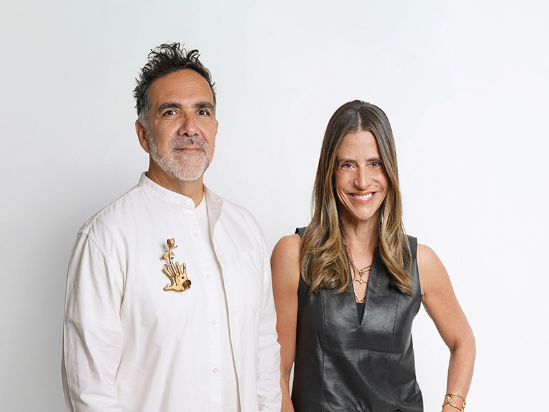 Leo Macias, CCO, y Carol Boccia, CEO de LolaTBWA. 