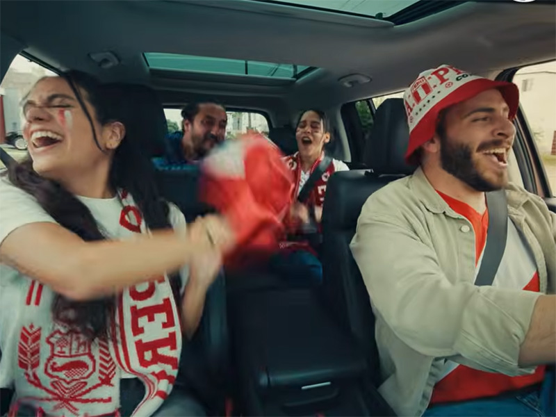 Disfruta el viaje busca poner en valor los momentos que muchas veces ignoramos: una buena conversación camino al trabajo, la canción perfecta sonando en la radio, un juego de palabras con los niños en la ruta del colegio. 