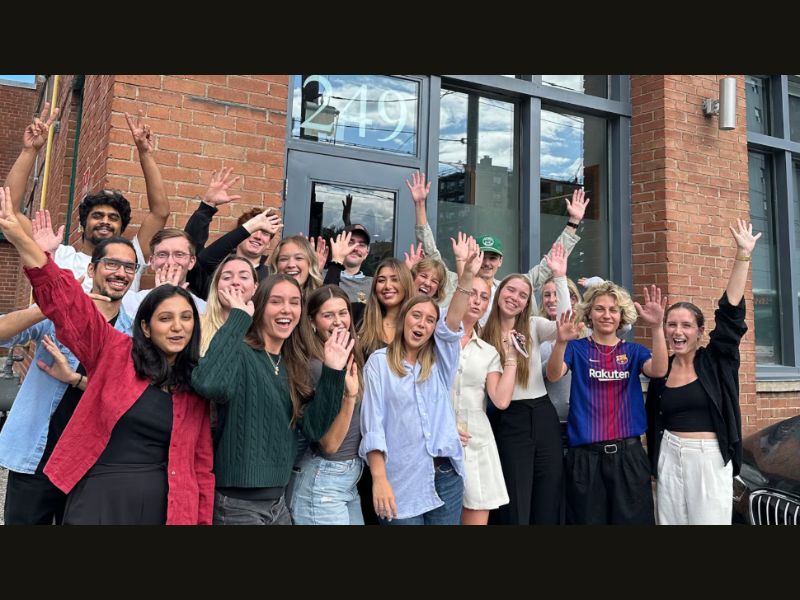 La agencia de comercio experiencial Salt XC sigue comprometida con la contratación de jóvenes talentos. Esta es una foto de sus becarios del verano pasado. (Cortesía de Salt XC)