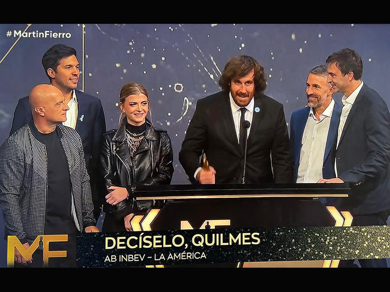 El equipo de Quilmes, con Chapa Lofiego y Cucu Raffo a la cabeza, junto al de La América, liderado por Rafael D"Alvia y Christian Camean.