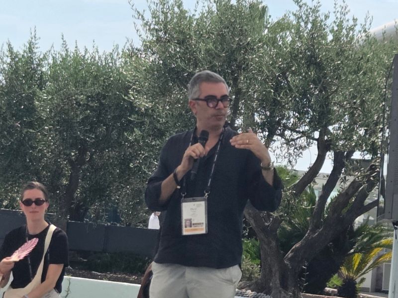 “Todas las barreras que enfrentamos como latinoamericanos nos motivan a expandir nuestra creatividad”