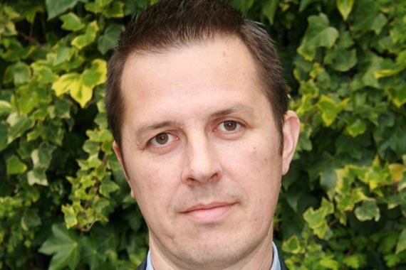 Nick Burcher se une a MediaCom 