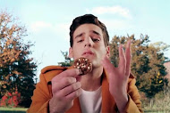 Toddy filmó su primer comercial protagonizado por uno de sus fans