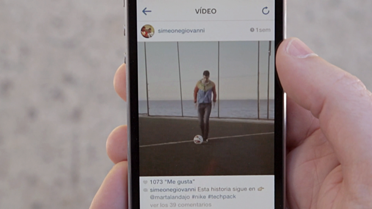almohada orden cigarro El viaje de Tech Pack por Instagram”, lo nuevo de BBDO Argentina para Nike  Sportswear | Adlatina