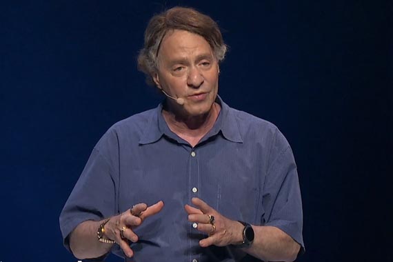 Ray Kurzweil: “La inteligencia artificial nos hará más divertidos y más sexies”
